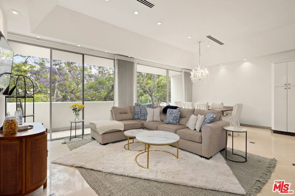 Photo of Listing #25553735