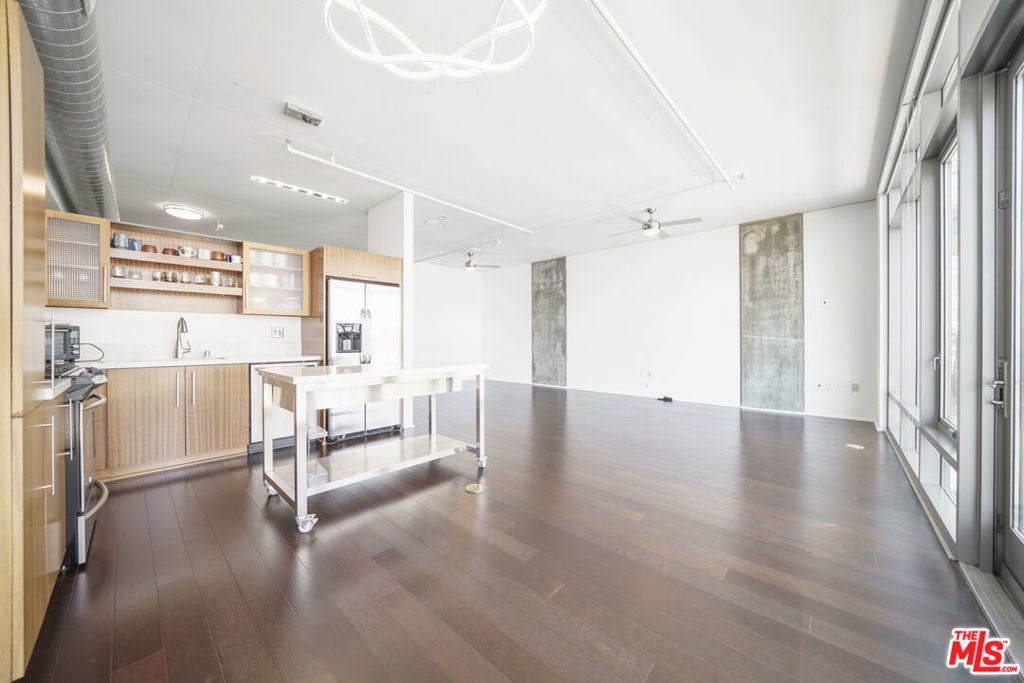 Photo of Listing #25542613