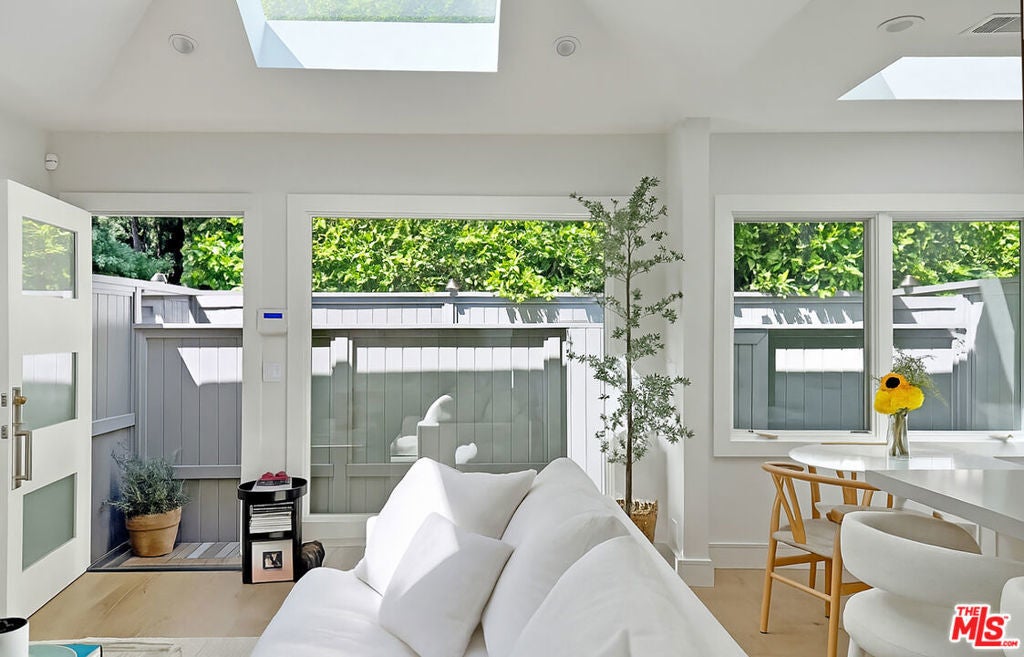 Photo of Listing #25554489