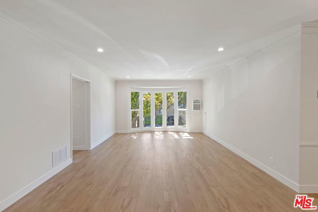 Photo of Listing #25553615