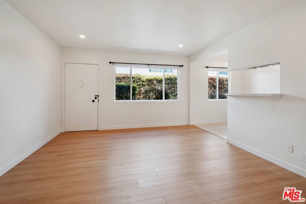 Photo of Listing #25555139