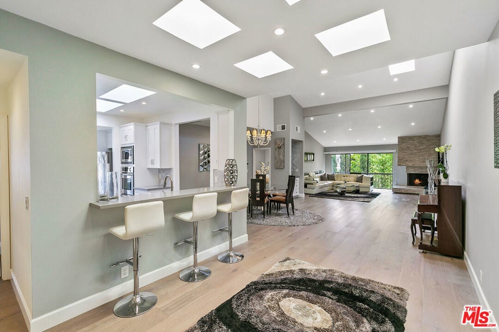 Photo of Listing #25553161