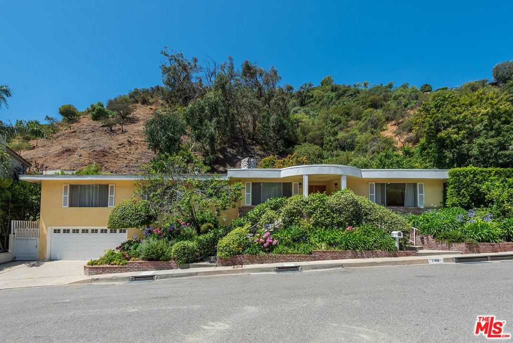 Photo of Listing #25555227