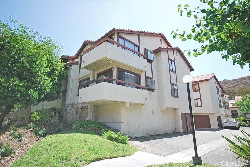 Photo of Listing #SR25139579