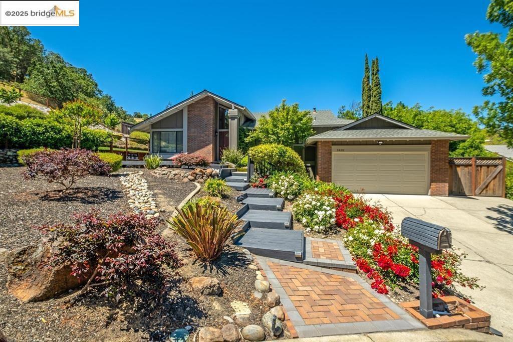 Photo of Listing #41102443