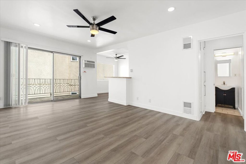 Photo of Listing #25554157