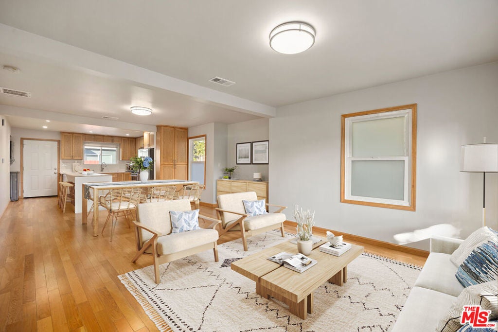 Photo of Listing #25556537