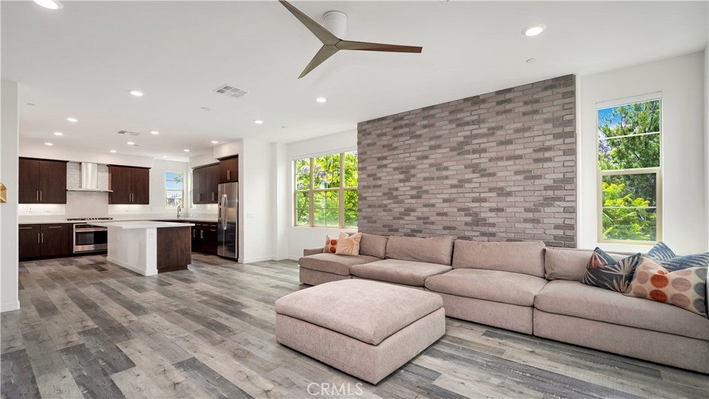 Photo of Listing #OC25106450