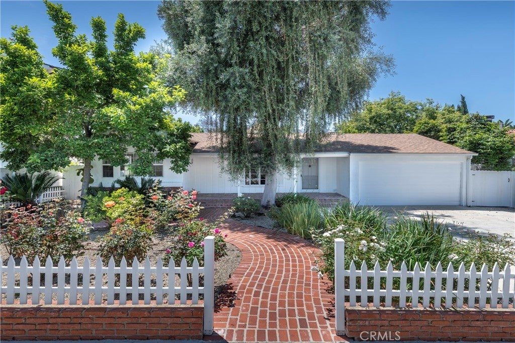 Photo of Listing #SR25143333