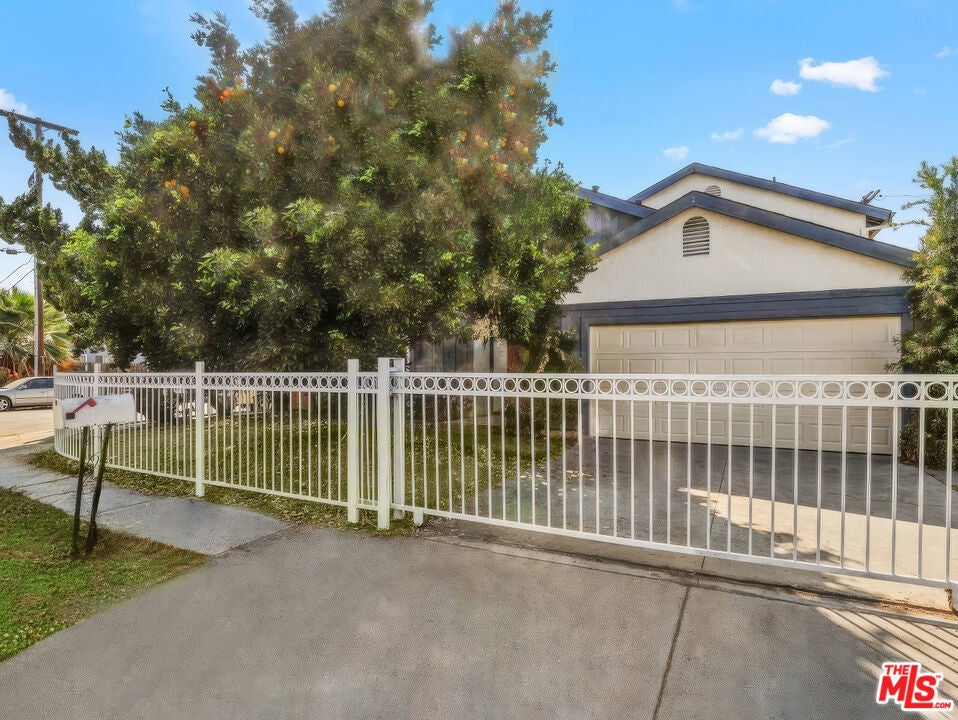 Photo of Listing #25557715