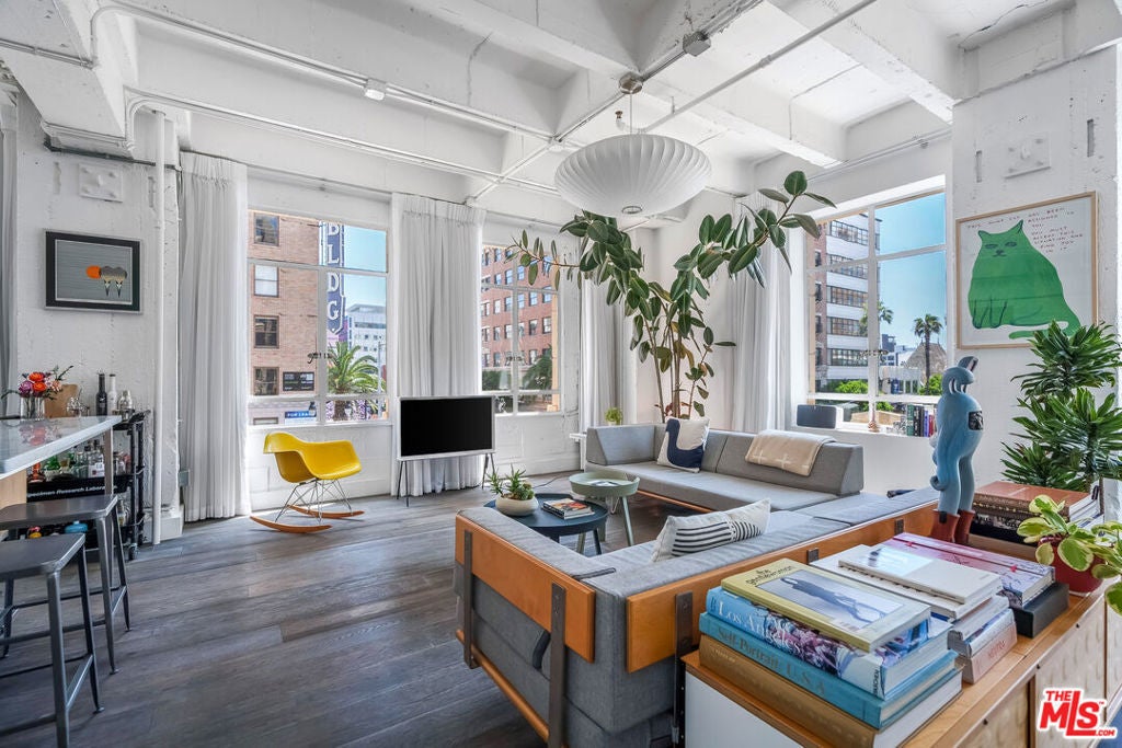 Photo of Listing #25557063