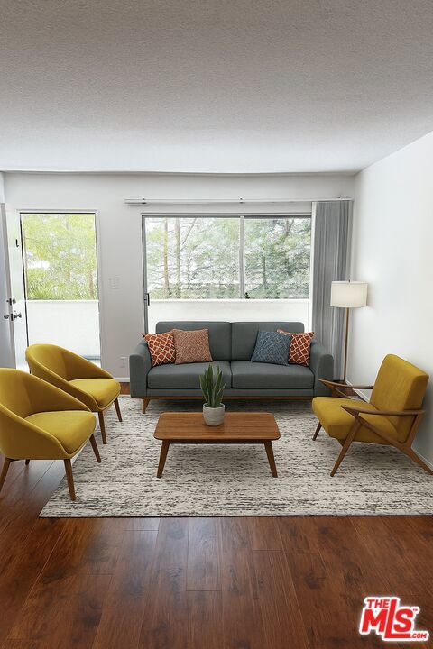 Photo of Listing #25557289