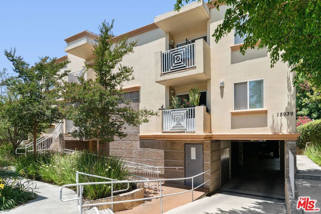 Photo of Listing #25556385