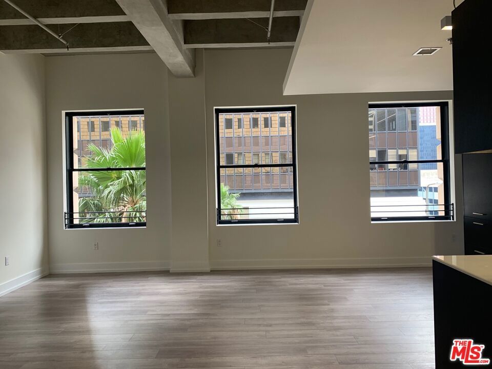 Photo of Listing #25558859