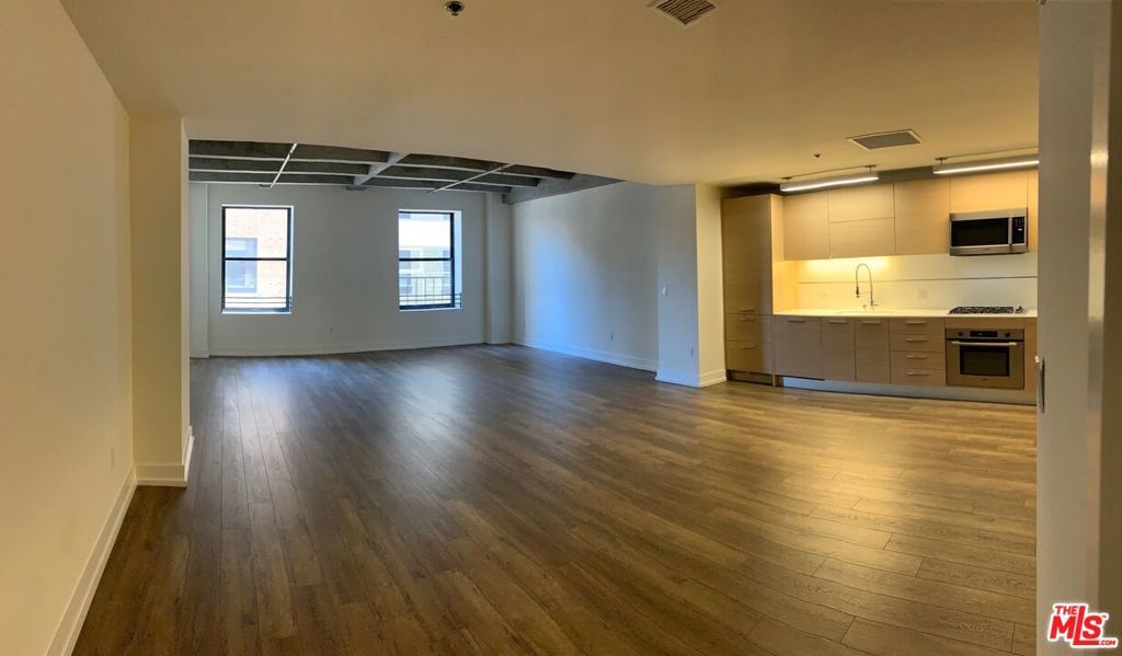 Photo of Listing #25558861