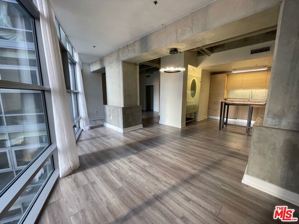 Photo of Listing #25558867