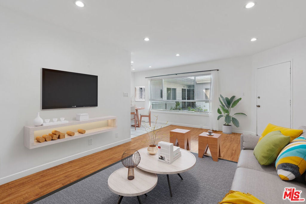 Photo of Listing #25558899