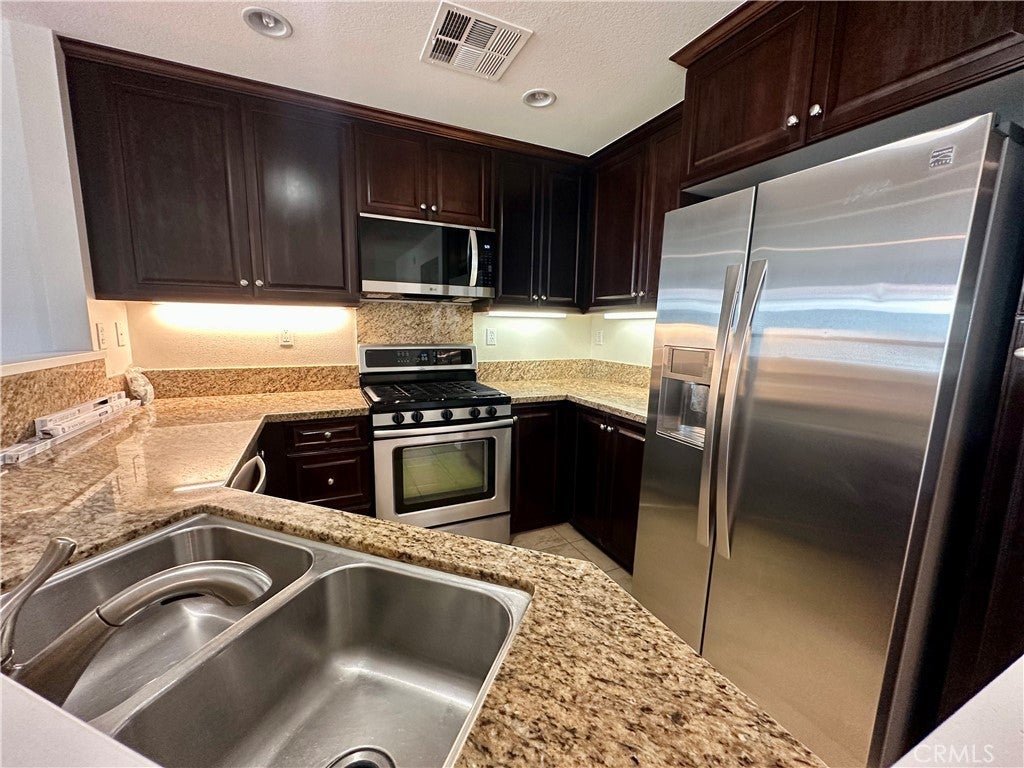 Photo of Listing #PW25145896