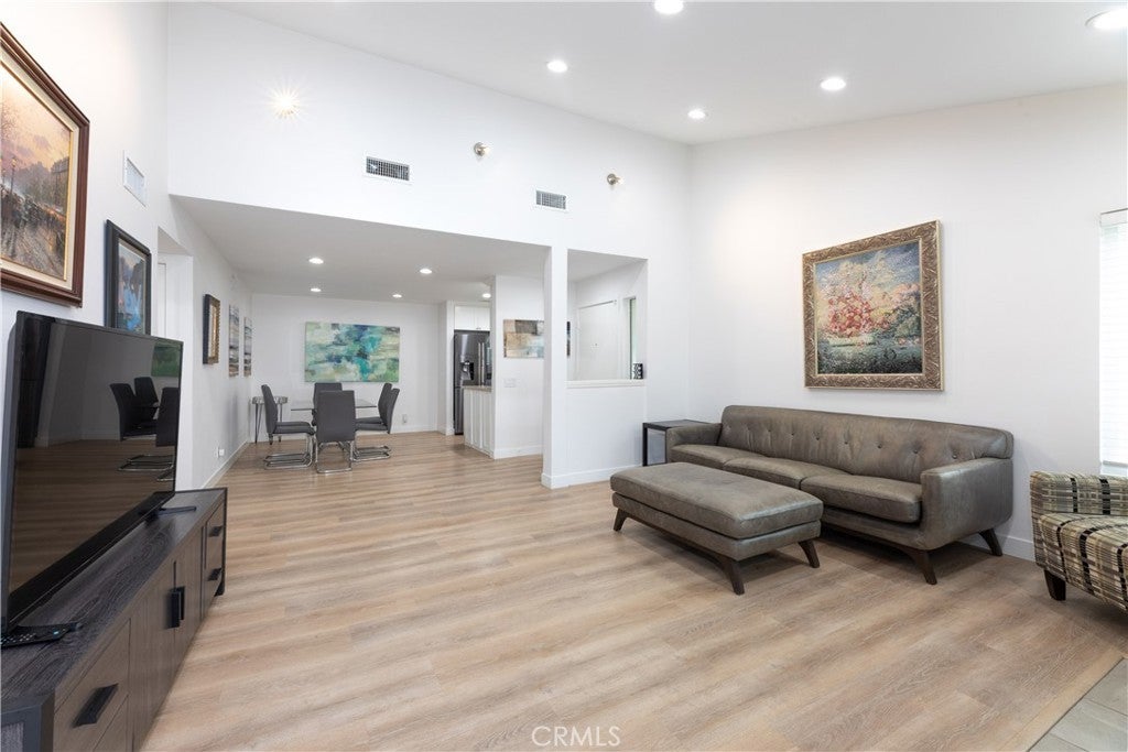 Photo of Listing #WS25144024