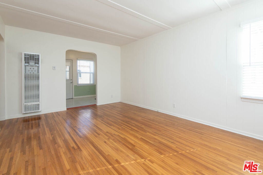 Photo of Listing #25553755