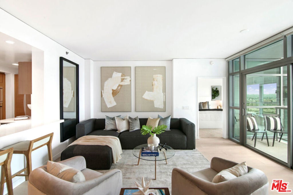 Photo of Listing #25549865