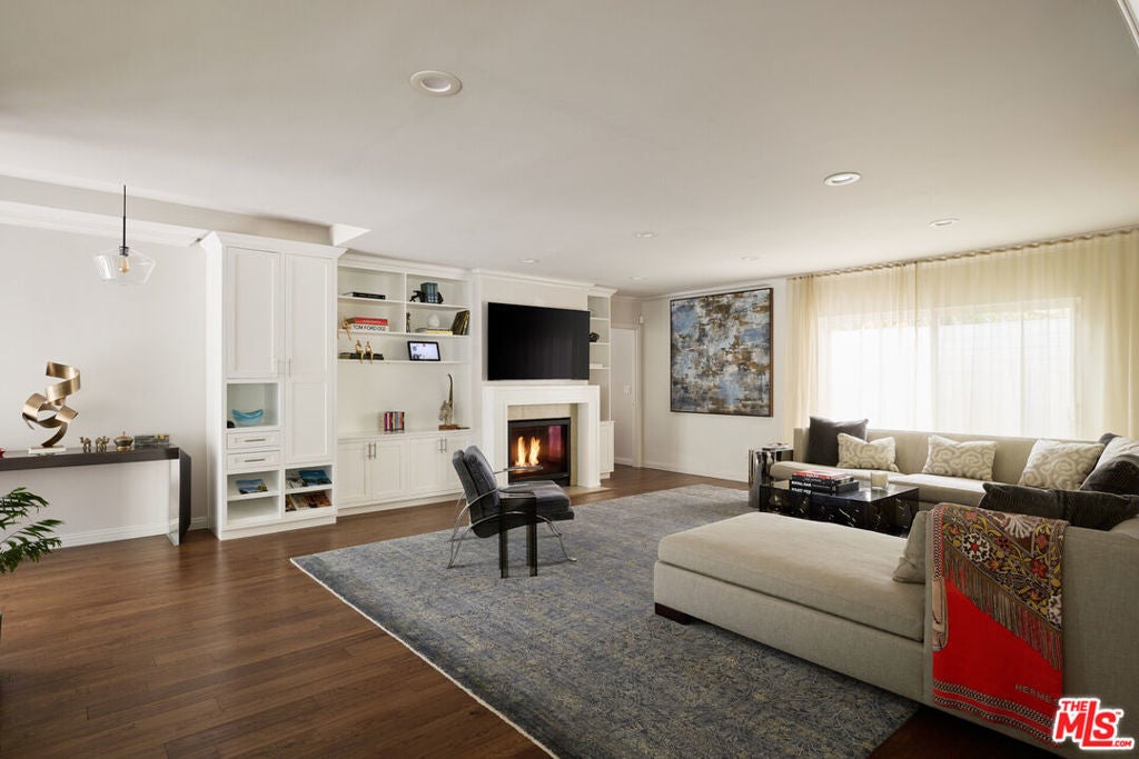 Photo of Listing #25511845