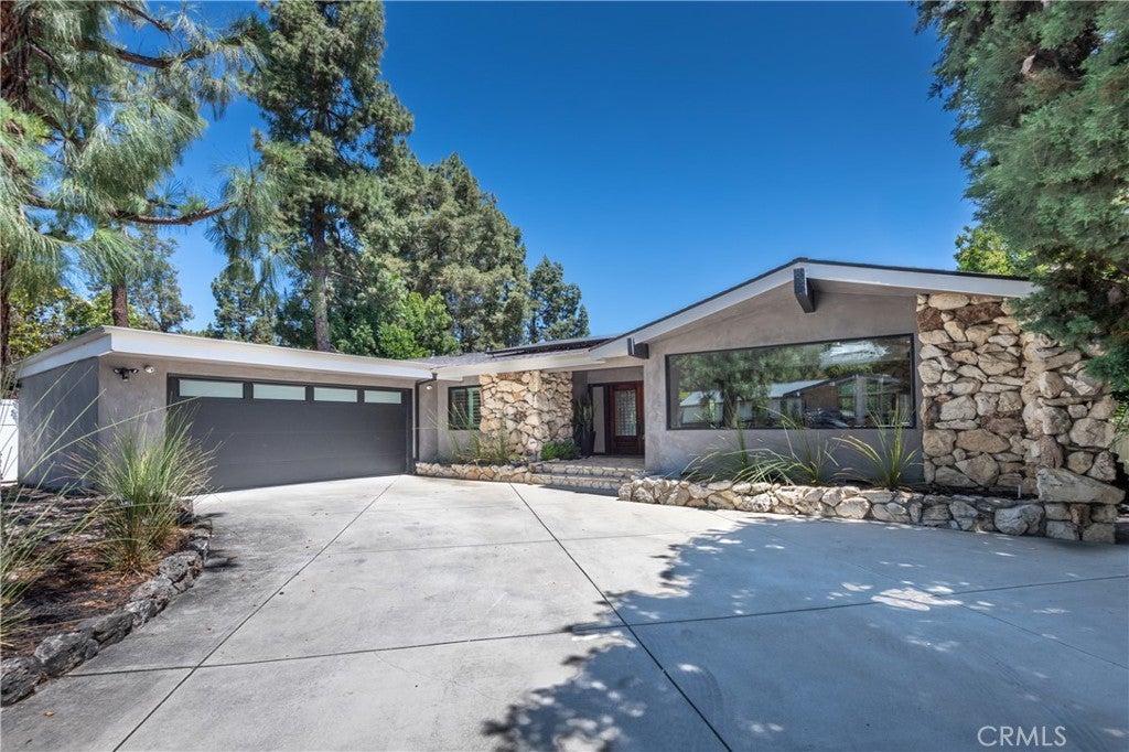 Photo of Listing #SR25147273