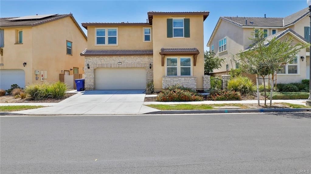 Photo of Listing #IV25149026