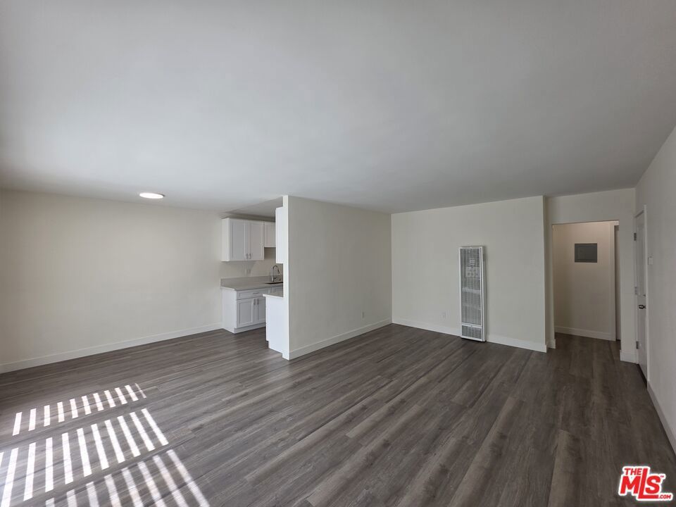 Photo of Listing #25560455