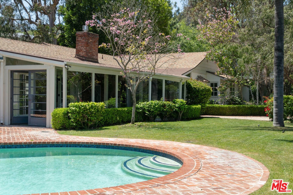 Photo of Listing #25560363