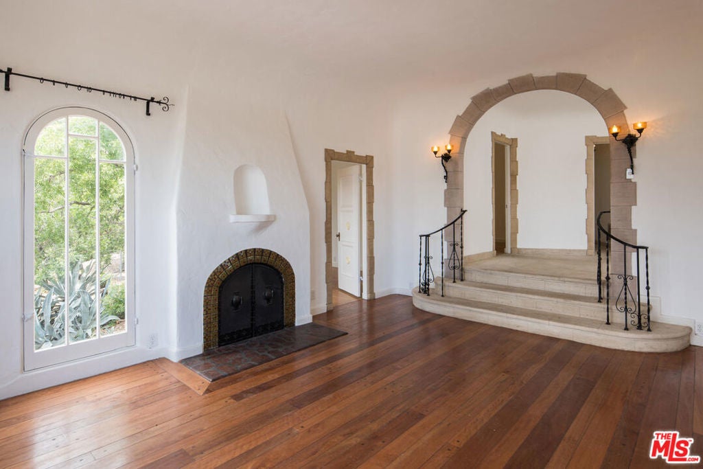 Photo of Listing #25560667