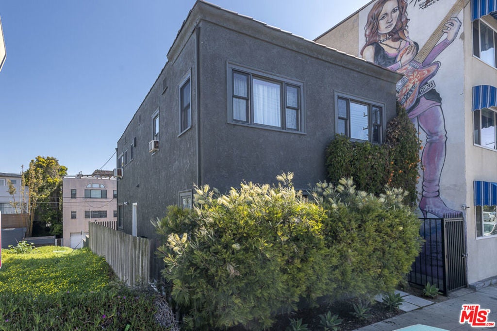 Photo of Listing #25560049