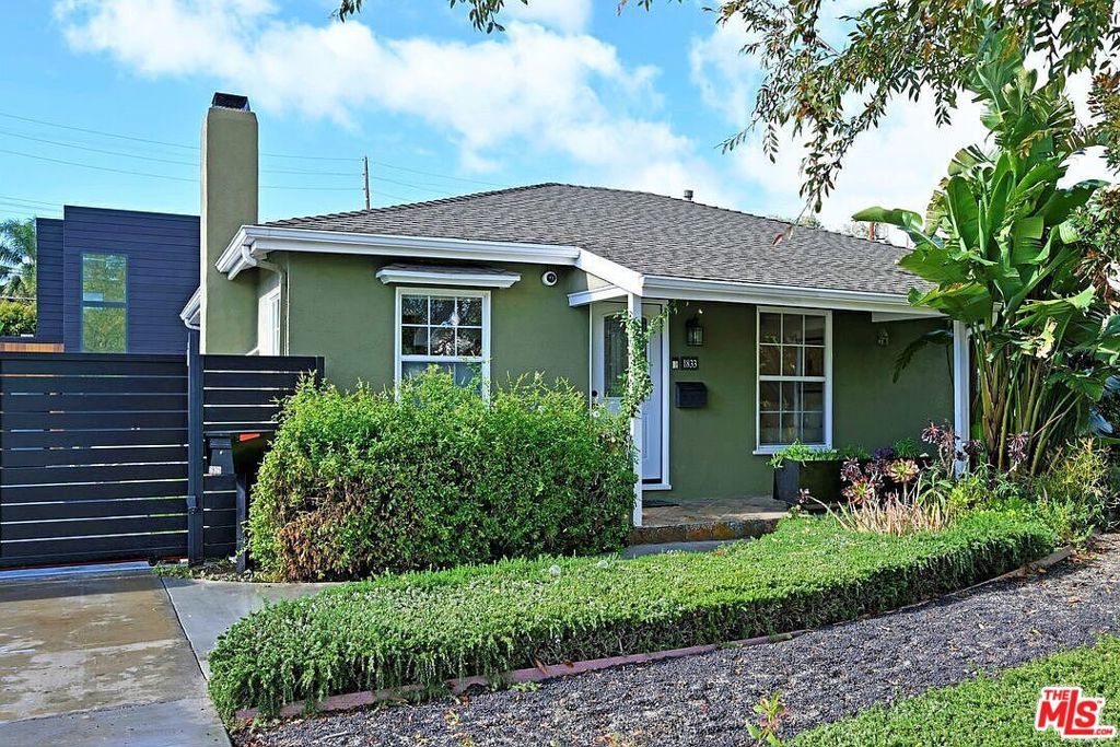 Photo of Listing #25556275