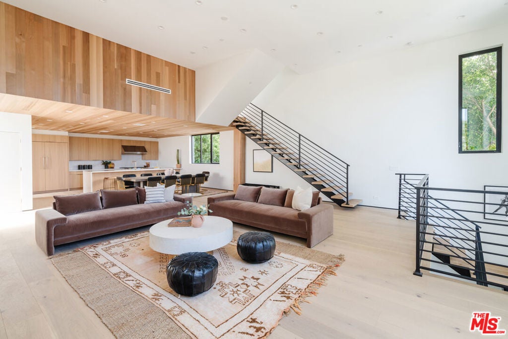 Photo of Listing #25560239