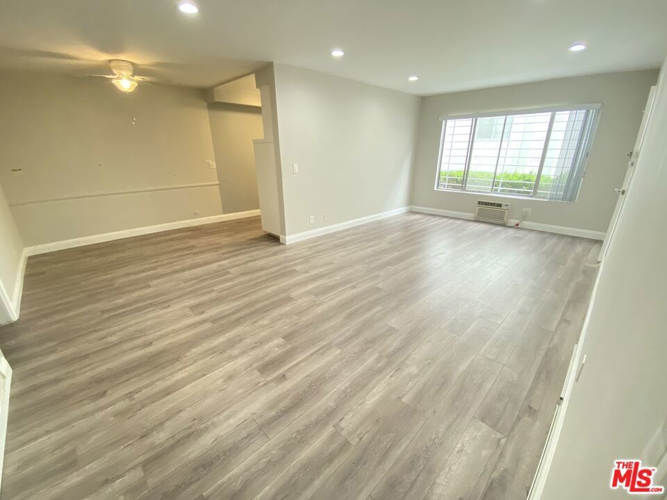 Photo of Listing #25559941