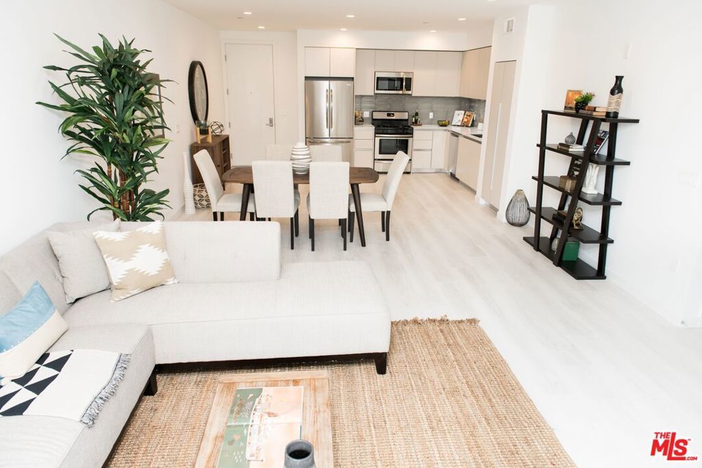 Photo of Listing #25560765