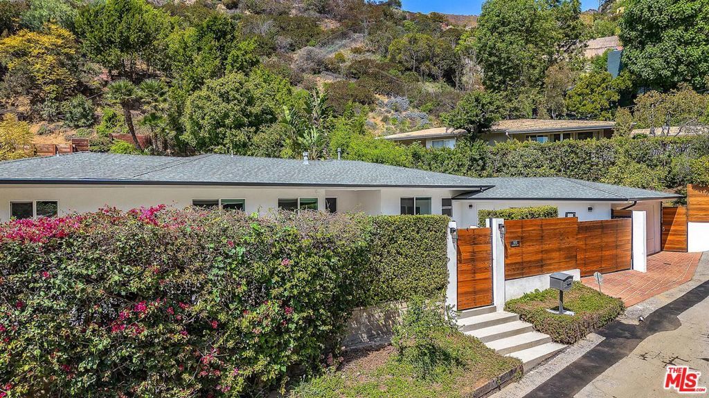 Photo of Listing #25560689