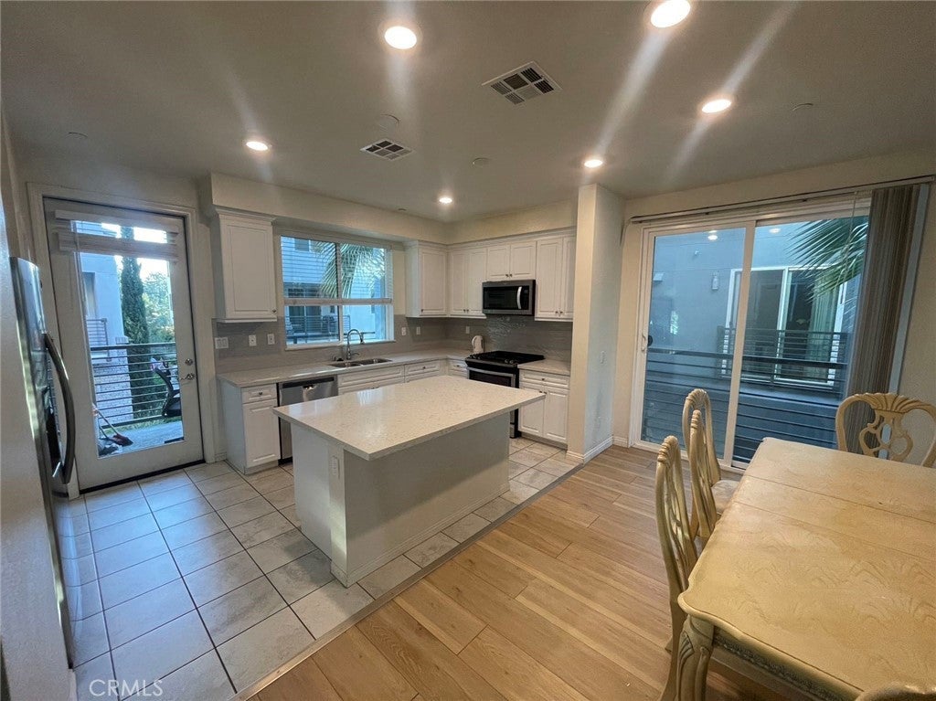 Photo of Listing #WS25082331