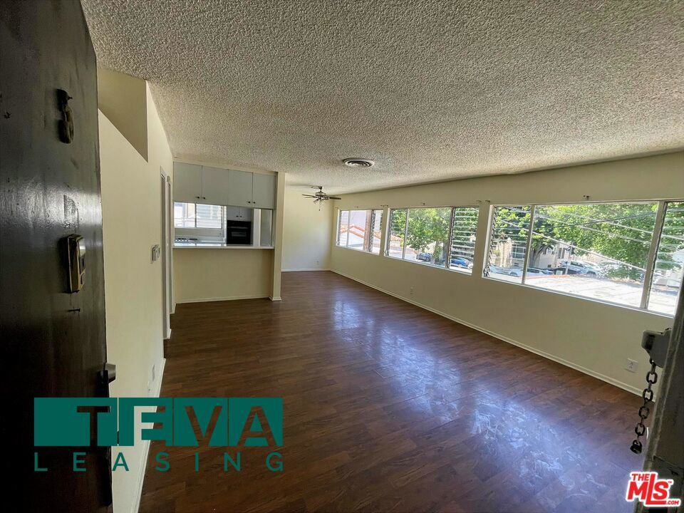 Photo of Listing #25560927