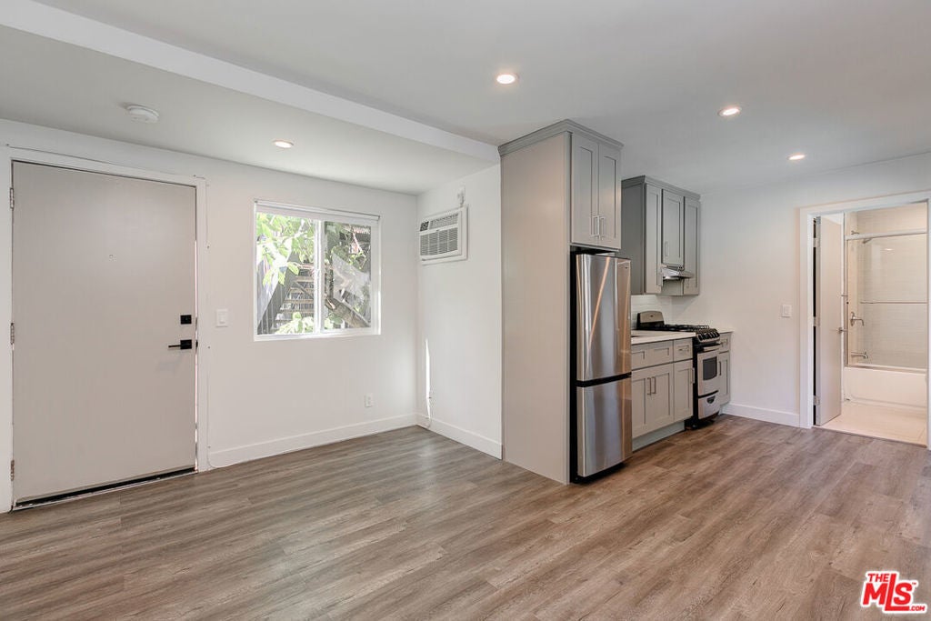 Photo of Listing #25561037