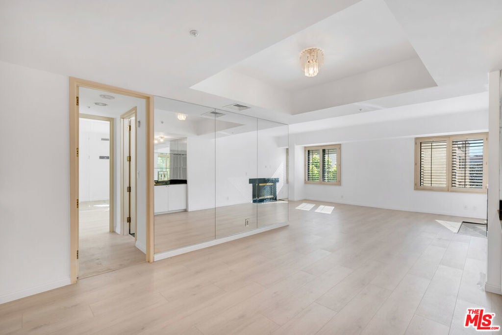 Photo of Listing #25551751