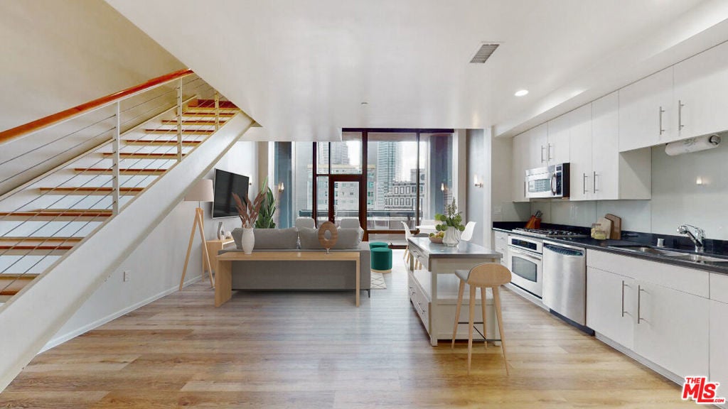 Photo of Listing #25561167