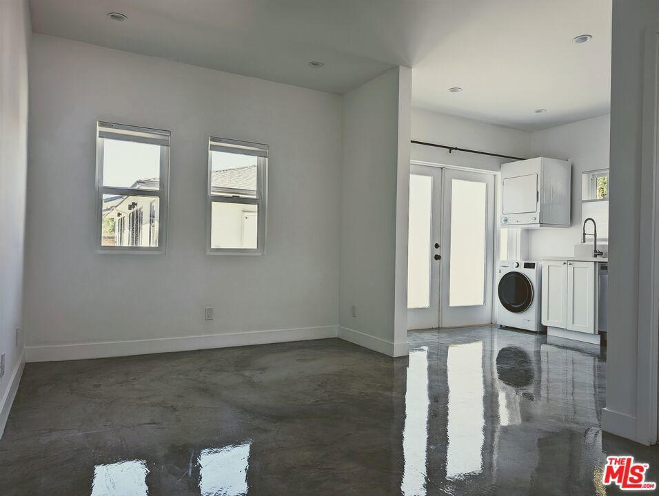 Photo of Listing #25561077