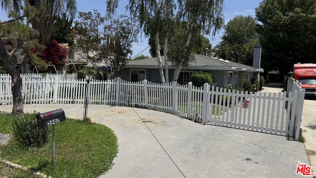 Photo of Listing #25561339