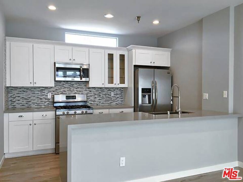 Photo of Listing #25561419