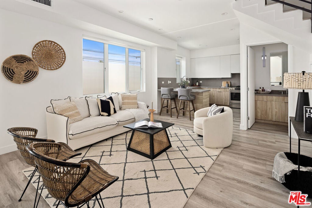 Photo of Listing #25561283