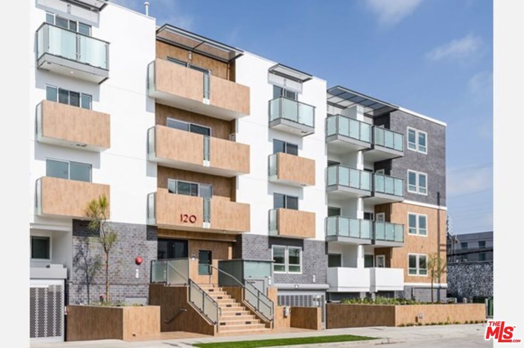 Photo of Listing #25561525