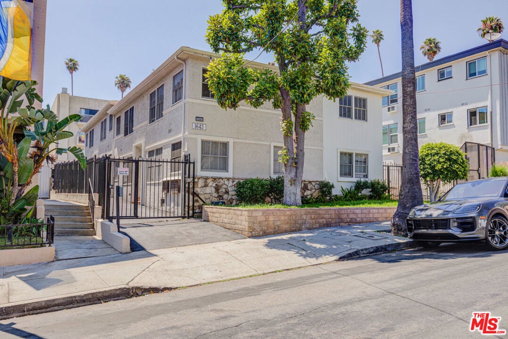 Photo of Listing #25561629