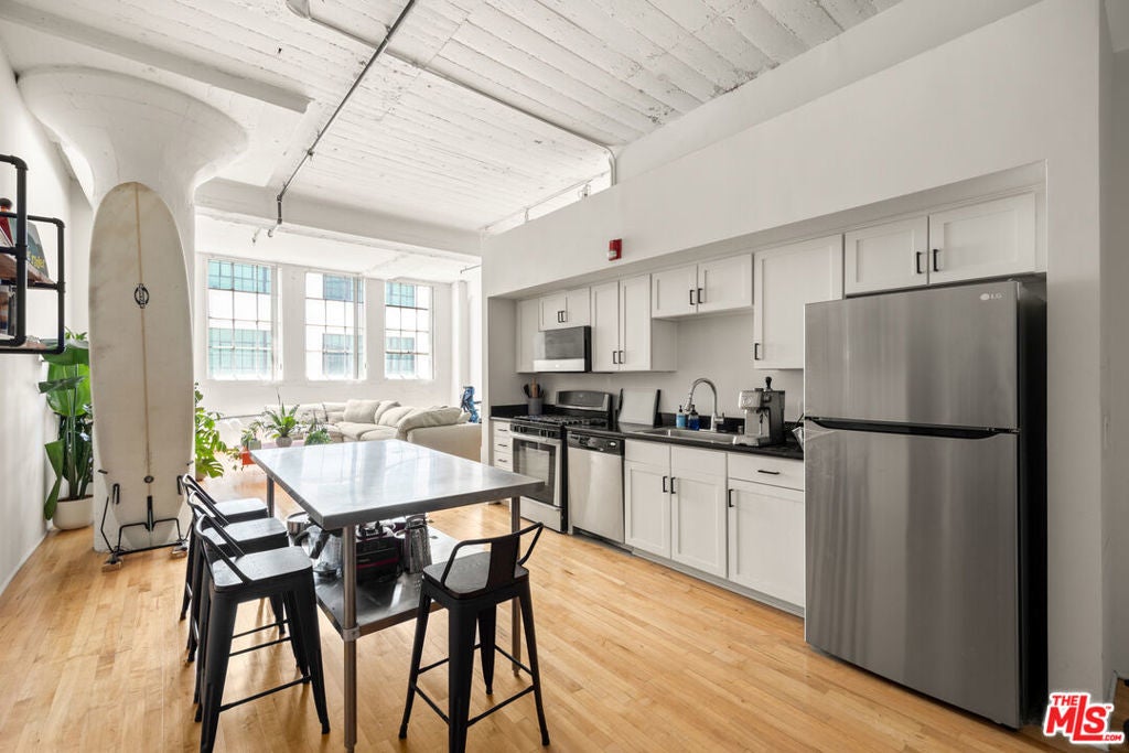 Photo of Listing #25561621