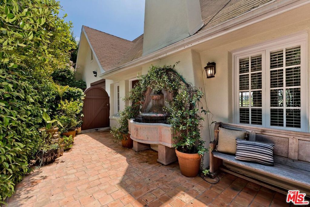 Photo of Listing #25561737